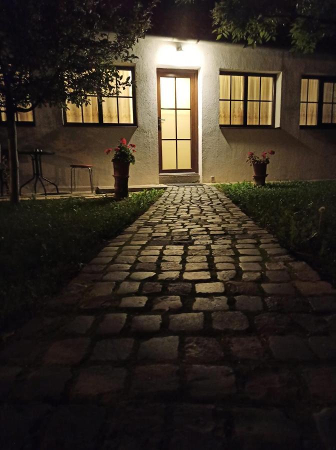 אורדאה Courtyard Studio מראה חיצוני תמונה