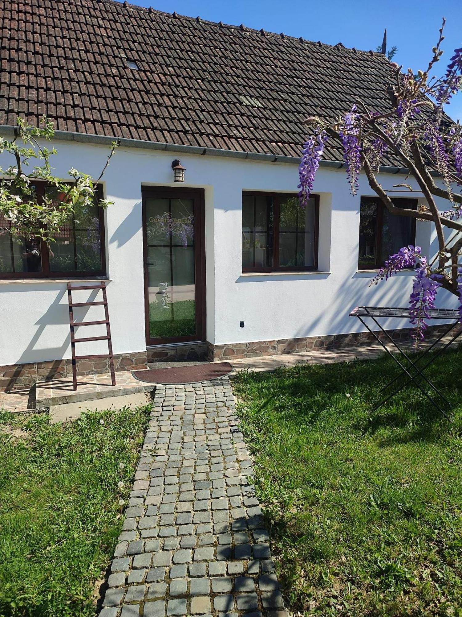 אורדאה Courtyard Studio מראה חיצוני תמונה